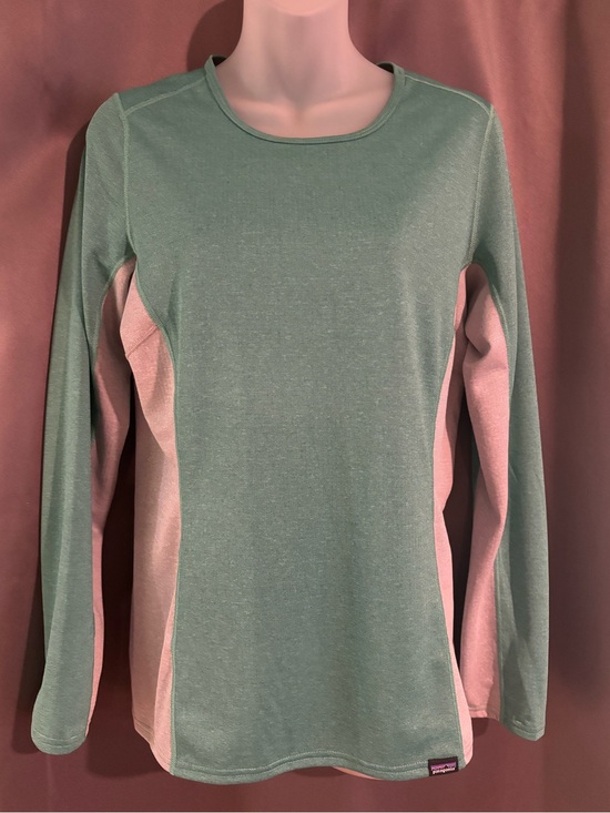Patagonia Tops - Light Green Long-Sleeve Performance Top